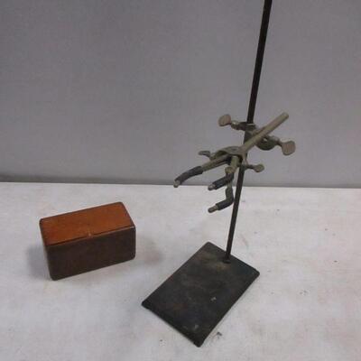 Lot 182 - Fisher Stainless Steel Or Alloy Laboratory Prong Chemistry Clamps & Wooden Tool Box