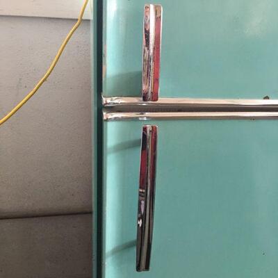 Turquoise Frigidaire Deluxe Frost Proof Refrigerator/Freezer