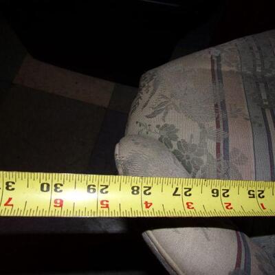 Lot 187 - Cushioned Seat 