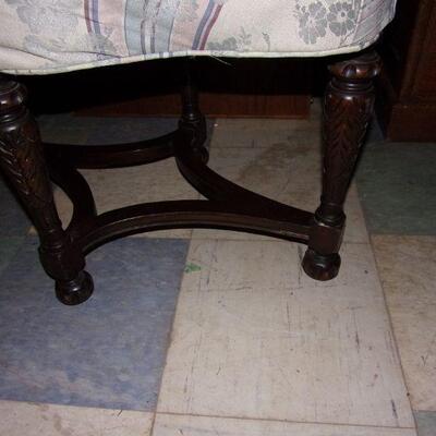 Lot 187 - Cushioned Seat 