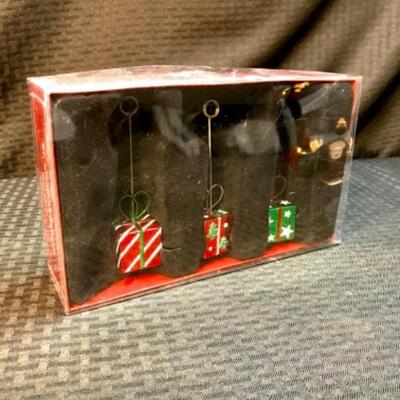 Box of 3 St. Nicholas Square® Holiday Photo Holders NIB