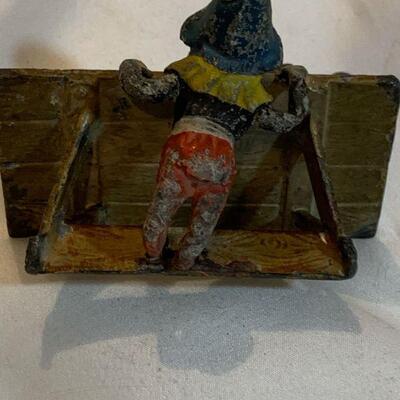 Interesting item, Gnome peeking at Cat / cast iron