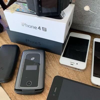 Large lot of Apple Iphones and other