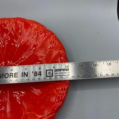 Pier 1 Imports Poinsettia 10" Plate YD#012-1120-00066