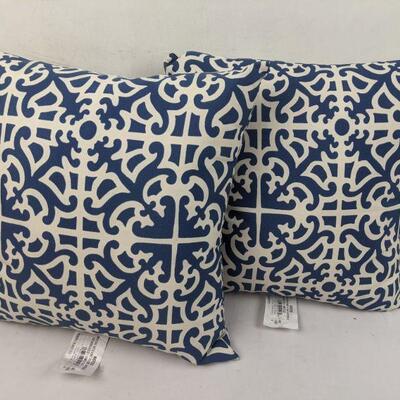 Pair of Lattice 17 x 17 in. Outdoor Accent Pillows - New, No Packaging