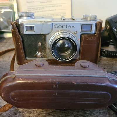 UM5: Vintage Camera Bag