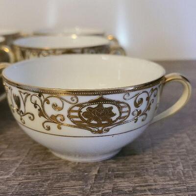 UM9: Noritake Christams Ball 