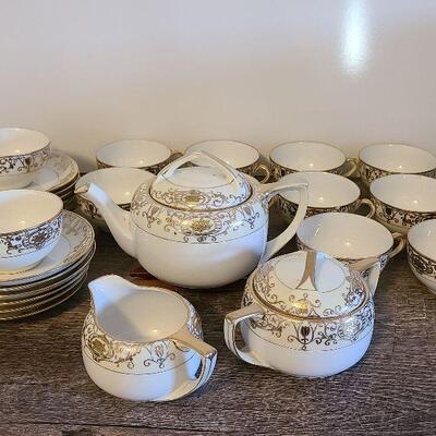 UM9: Noritake Christams Ball 