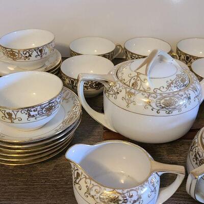 UM9: Noritake Christams Ball 