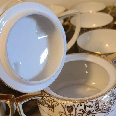 UM9: Noritake Christams Ball 