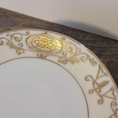 UM9: Noritake Christams Ball 