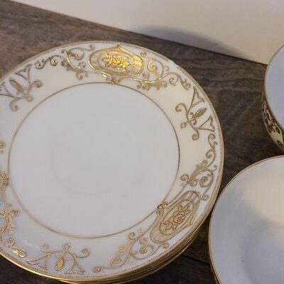 UM9: Noritake Christams Ball 