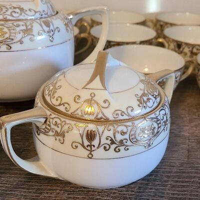 UM9: Noritake Christams Ball 
