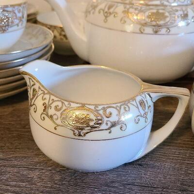 UM9: Noritake Christams Ball 