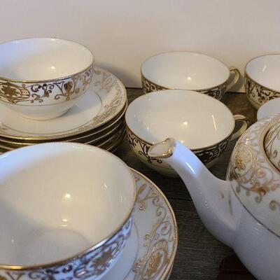 UM9: Noritake Christams Ball 