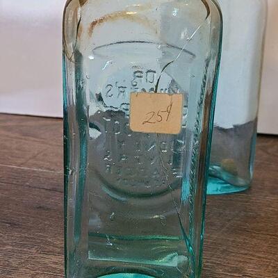 UM13: Vintage Bottles