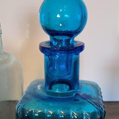 UM13: Vintage Bottles