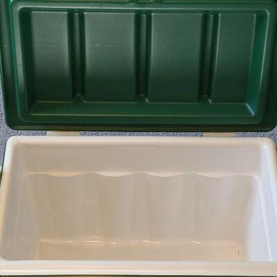 UM15: Vintage Coleman Cooler