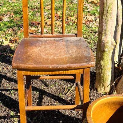 UM23:  Wooden Childs Chair & Planter