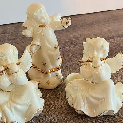 D58: Angel Candle Holders