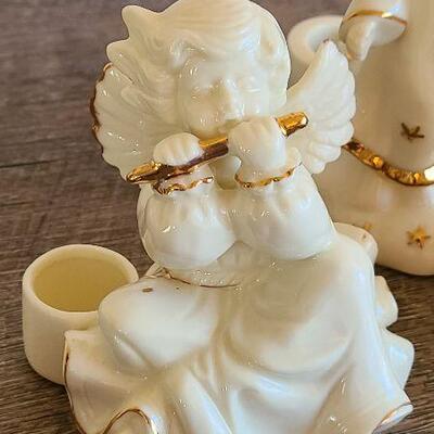 D58: Angel Candle Holders