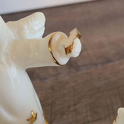 D58: Angel Candle Holders