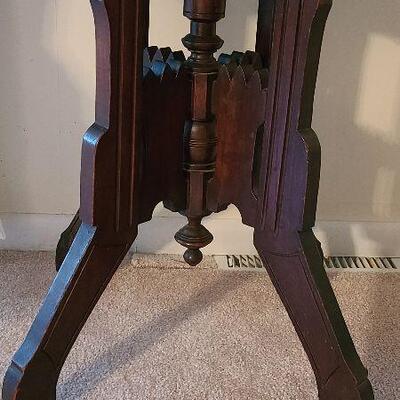 D69: Antique Eastlake Palor Table 
