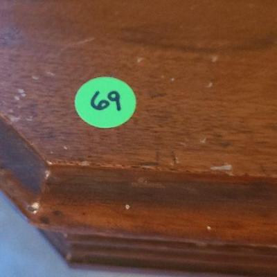 D69: Antique Eastlake Palor Table 