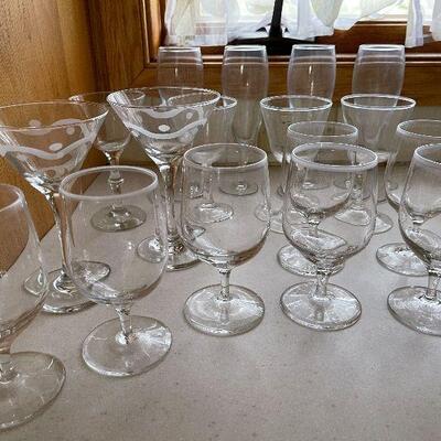 D74: Lot of Glasses