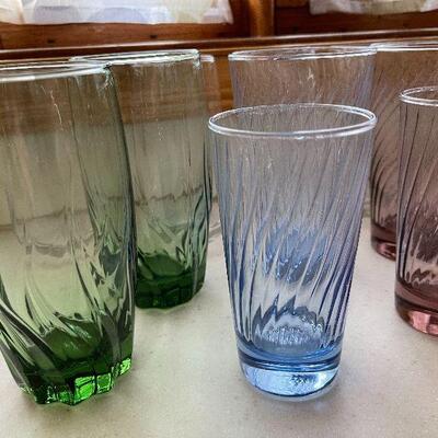 D75: Lot of Colored Glasses