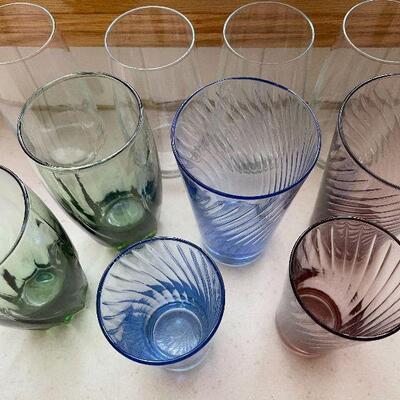 D75: Lot of Colored Glasses