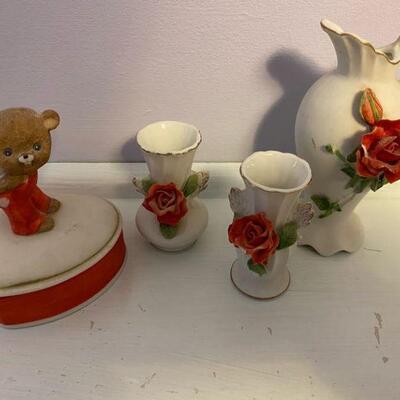 M128: Hearts and Roses Porcelain DÃ©cor