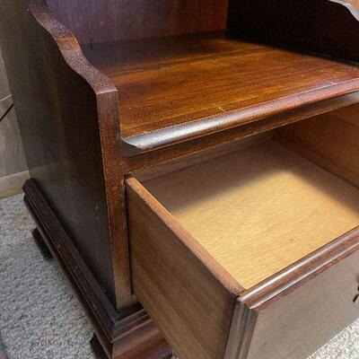 M133: Nightstand with Drawer and shelf