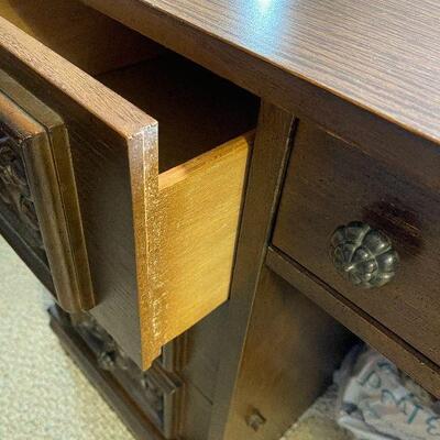 M135: Vintage Desk