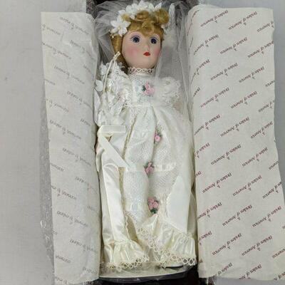 Julia A Victorian Brid Doll, A Brides of America Exclusive by Danbury Mint, COA