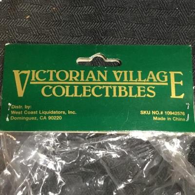Victorian Village Collectibles Holiday Caroler Ornament