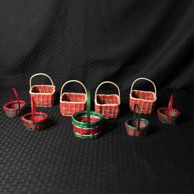 Lot of 9 Miniature Wicker Holiday Baskets YD#012â€“1120-00028