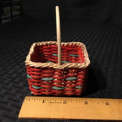 Lot of 9 Miniature Wicker Holiday Baskets YD#012â€“1120-00028