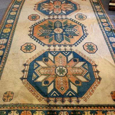 Large wool blend Persian rug / Hand made / appraised at $4,500