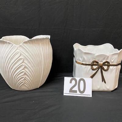 LOT#20: 2 Ceramic Planters