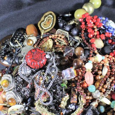 LOT#27: Costume Jewelry Lot #5