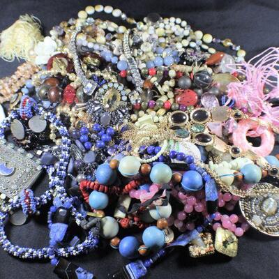 LOT#42: Costume Jewelry Lot #8