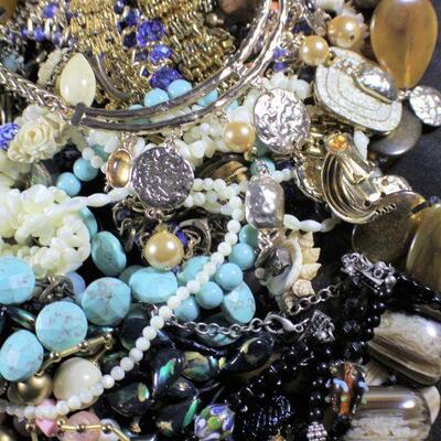 LOT#43: Costume Jewelry Lot #9