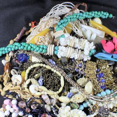 LOT#43: Costume Jewelry Lot #9