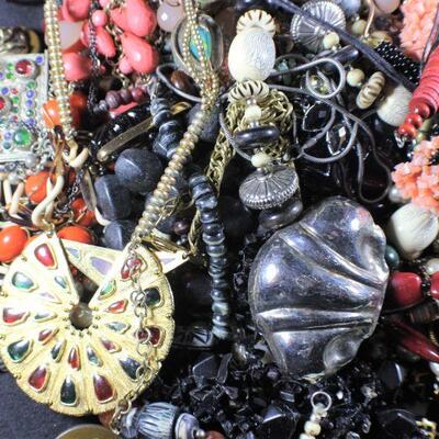 LOT#64: Costume Jewelry Lot #10