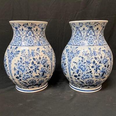 LOT#104: Pair of Delft Vases #1