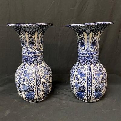 LOT#107: Pair of Deep Blue Colored Delft