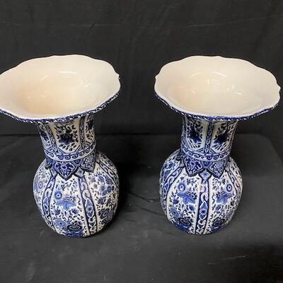 LOT#107: Pair of Deep Blue Colored Delft