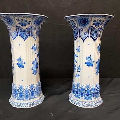LOT#110: Pair of Delft Vases #2