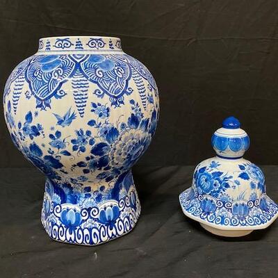 LOT#111: Covered Delft Urn